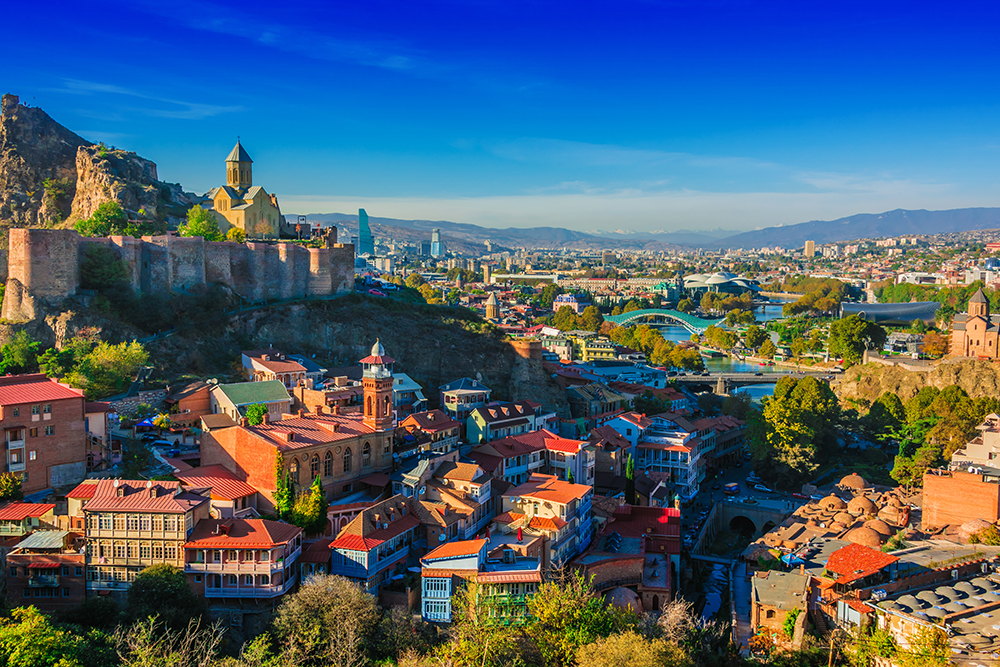 Тбилиси — очень солнечный и гостеприимный. Источник: Shutterstock / monticello