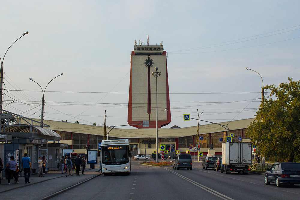 С железнодорожного вокзала можно добраться практически в любой район города