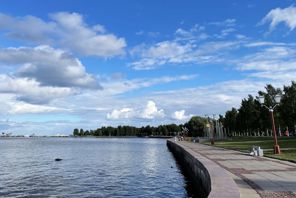 Двухкилометровый променад на набережной