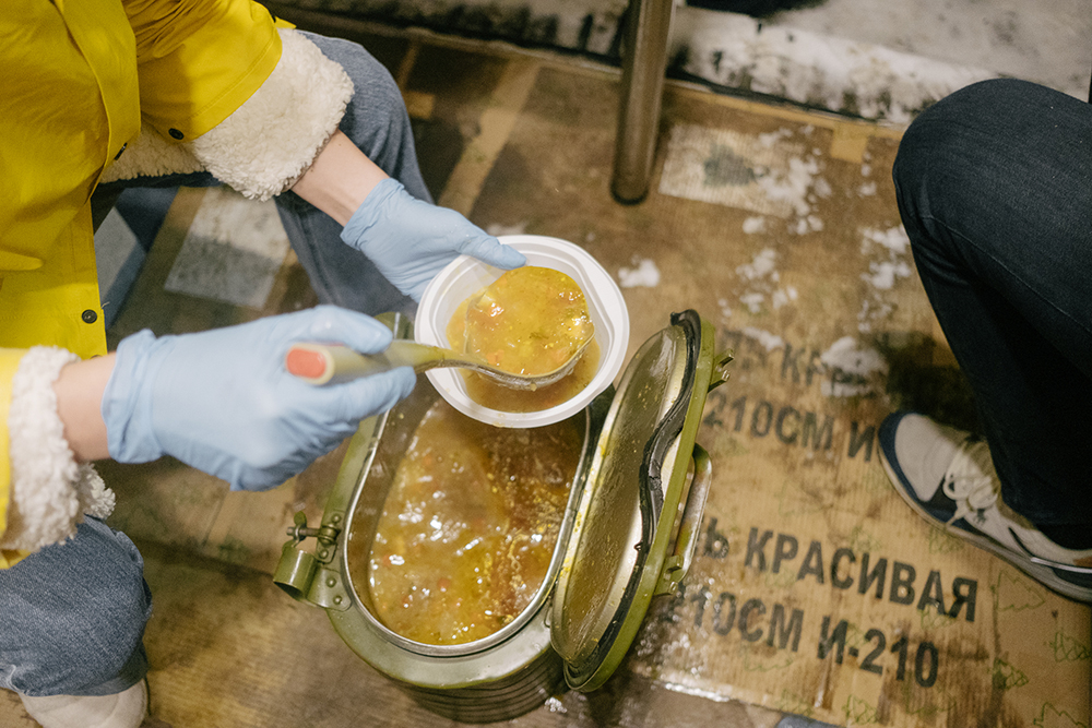 В Петербурге автобус делает четыре остановки: тупик Агатова переулка, ж/д платформа Лигово, метро «Приморская» и метро «Лесная»