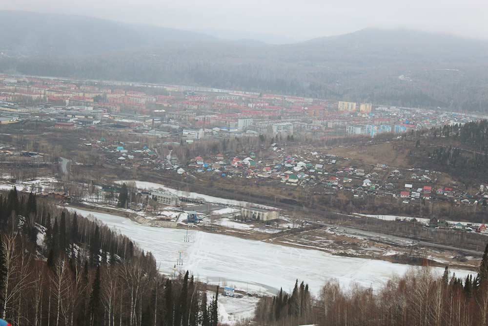 Вид на Междуреченск с горы Югус