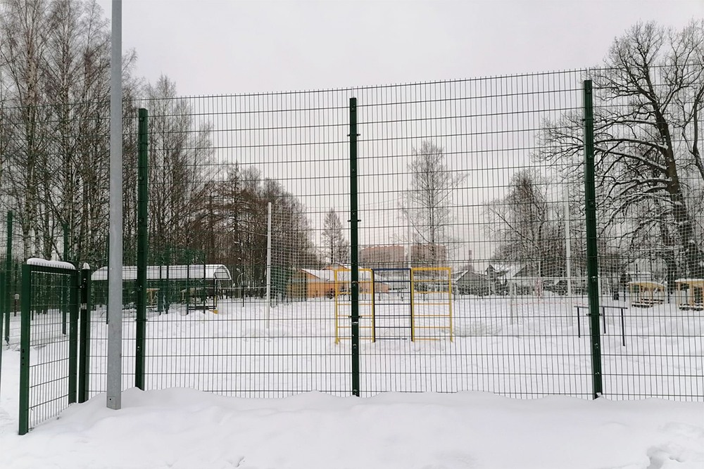 В Мурине много таких спортивных площадок