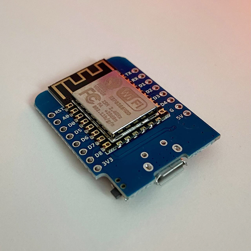 Маленькая плата WeMos D1 mini на основе чипа ESP8266