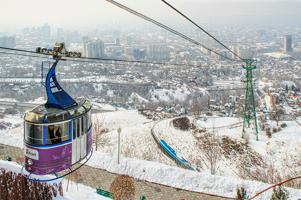 С канатной дороги открывается вид на город. Фотография: Photoprofi30 / Shutterstock / FOTODOM