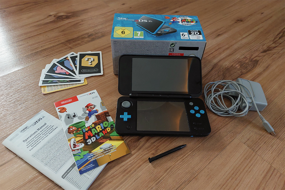 Пример комплектации New Nintendo 2DS XL