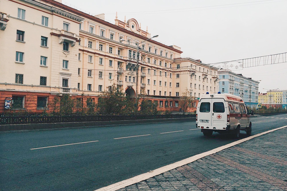 В старой части города можно увидеть вот такие типичные петербургские улицы