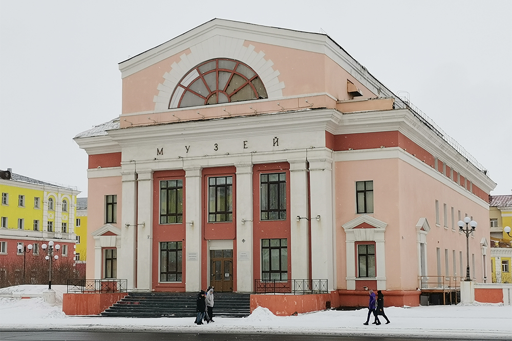 В состав музея также входит Талнахский филиал, Кайерканский выставочный зал, Норильская художественная галерея и экспонат «Первый дом Норильска»