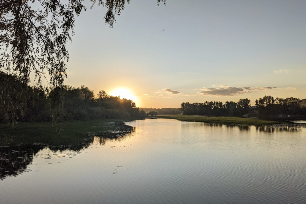 Еще одно фото места, где я гуляю. Оно сделано в другой день и время