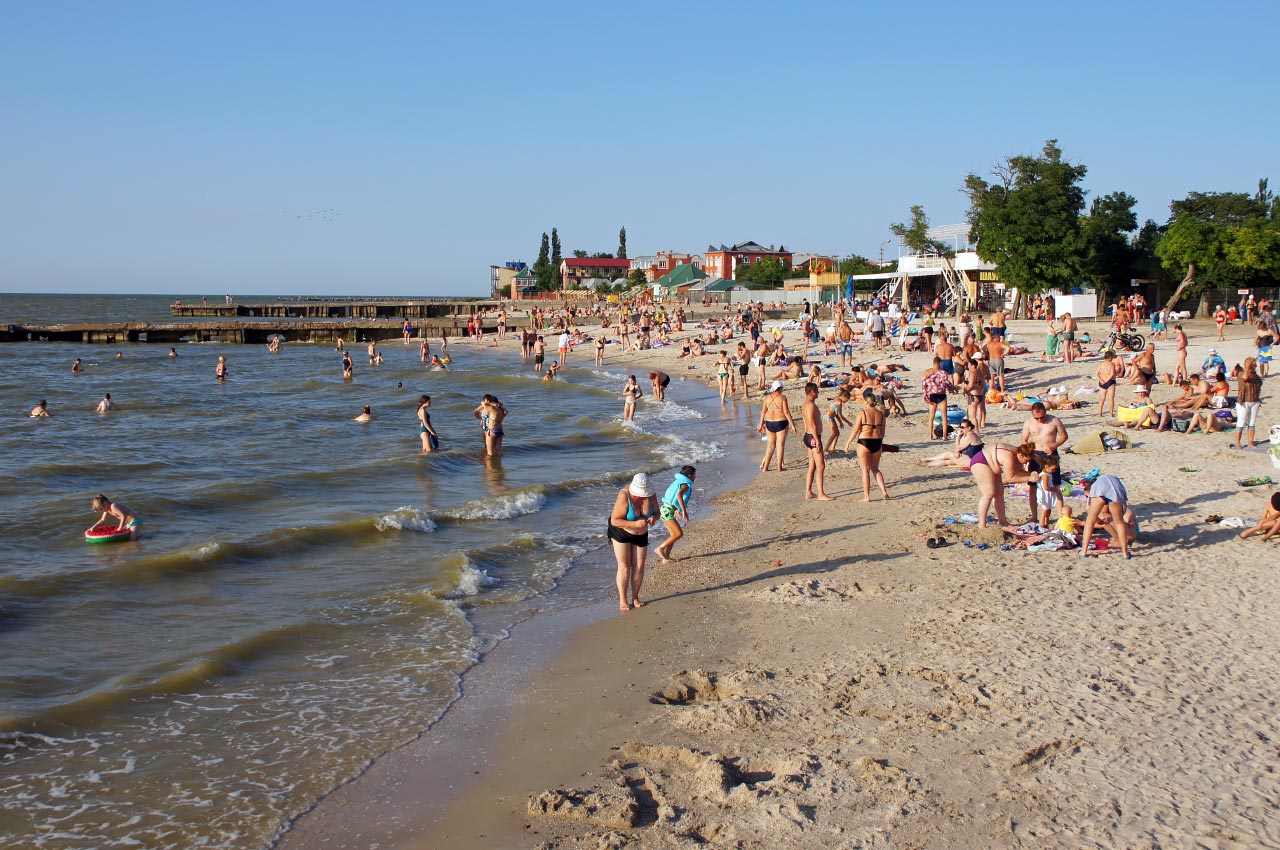 На Центральном пляже мутная вода, как и во всем Азовском море