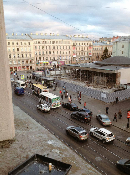 Метро «Василеостровская» мы видели из окна