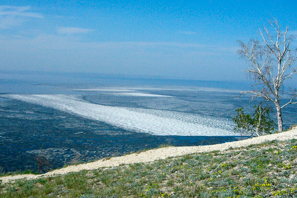 С Молодецкого кургана открывается вид на Куйбышевское водохранилище — или Жигулевское море, как говорят местные. Между прочим, самое большое в Евразии и третье по размерам в мире. Фото: Наталья Козловская