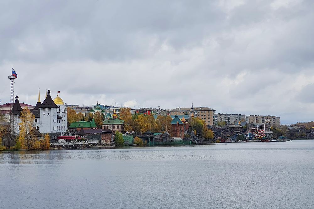 Башни на панораме города — тоже комплекс «Сонькина лагуна»