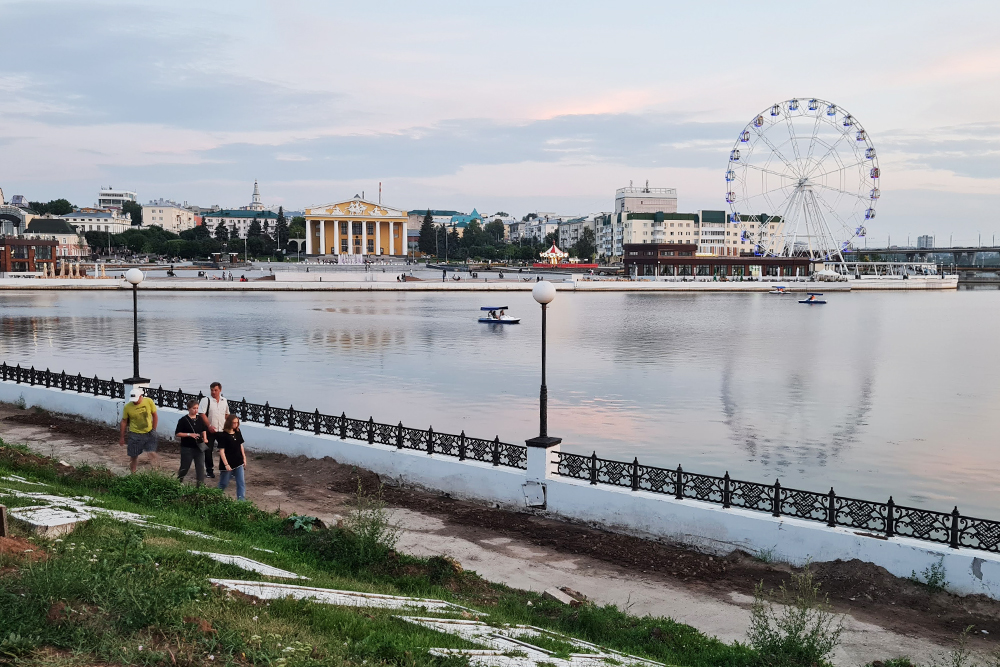 Вид на городскую набережную