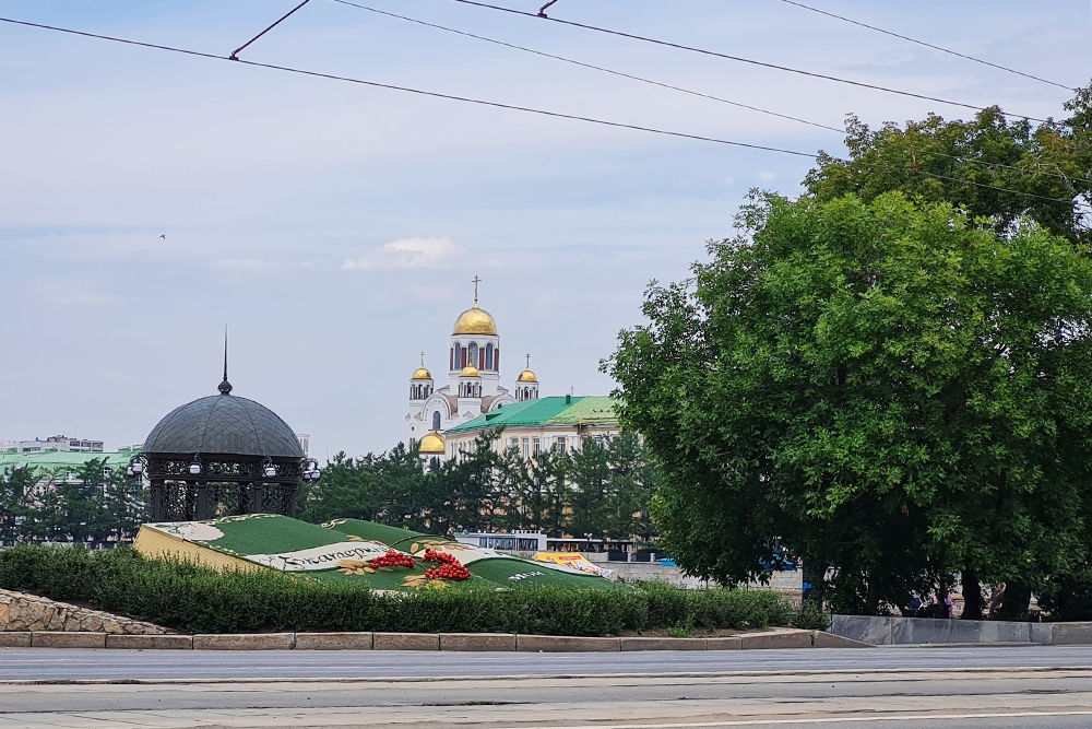 Храм на Крови видно из разных точек города