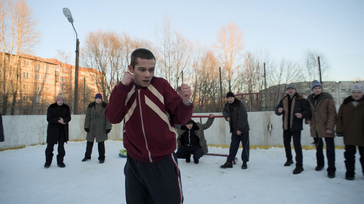 В сериале показан ритуал «пришивания»: «скорлупа» должна выстоять в спарринге против старшего. Кадр: Wink