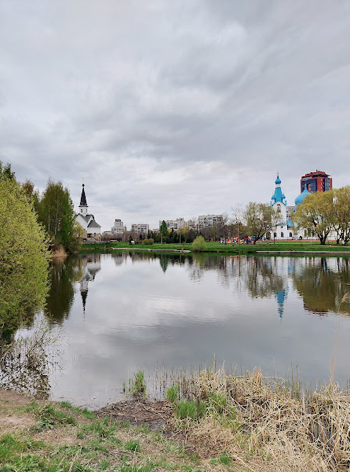 Пулковский парк. Тут на небольшом пятачке аж три церкви