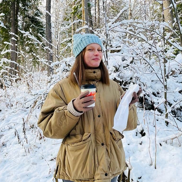 Это я гуляю с кофеечком и еще не знаю, что через пару месяцев начну антикофейный челлендж