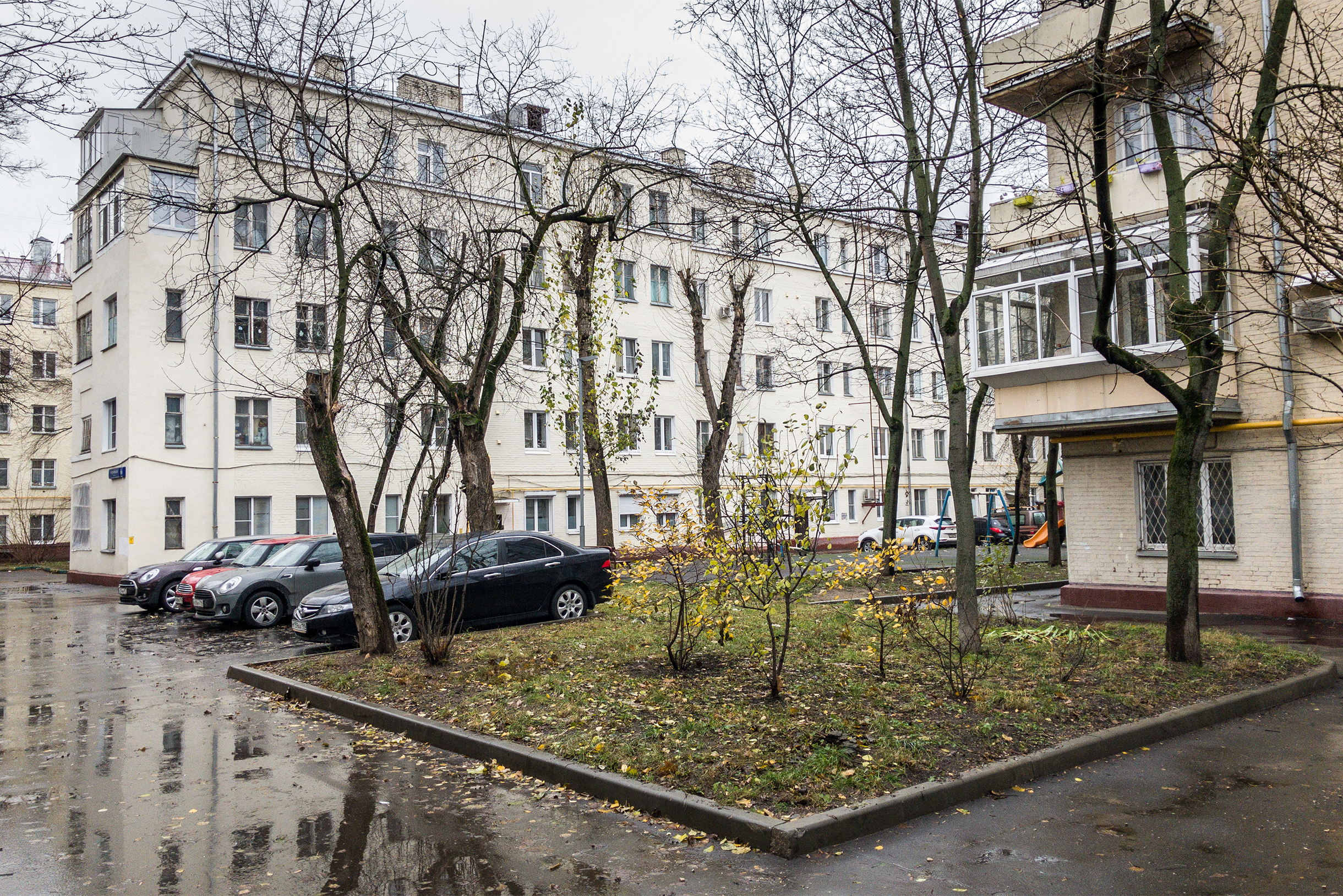 Не так давно их считали не очень⁠-⁠то благополучными, но в последнее время тихие и уютные дворы. Малоэтажность домов и история места стали привлекать все новых жителей