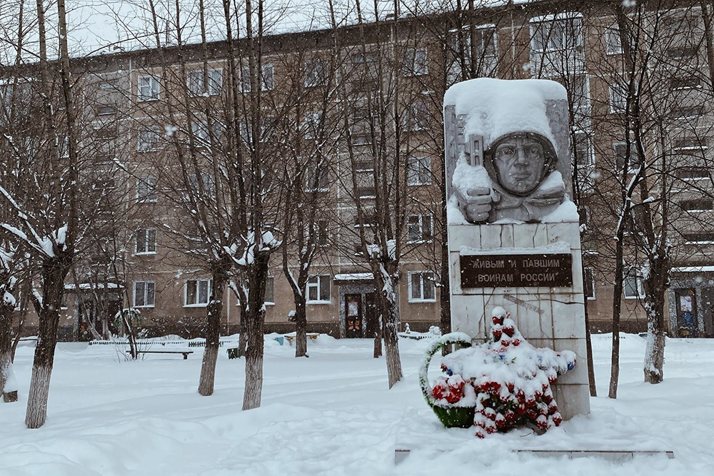 А это местная достопримечательность. В поселке чтут героев Великой Отечественной войны