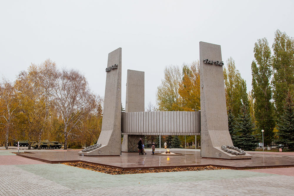 Вечный огонь в парке Победы