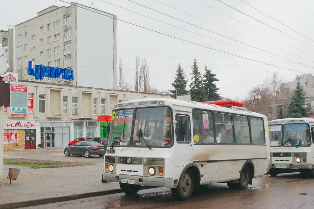 Часто в роли маршруток выступают старые пазики