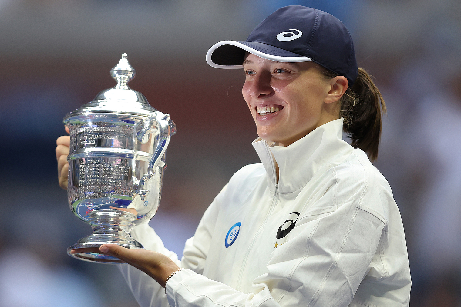 Свёнтек после победы на US Open в 2022 году. Фото: Julian Finney / Getty Images