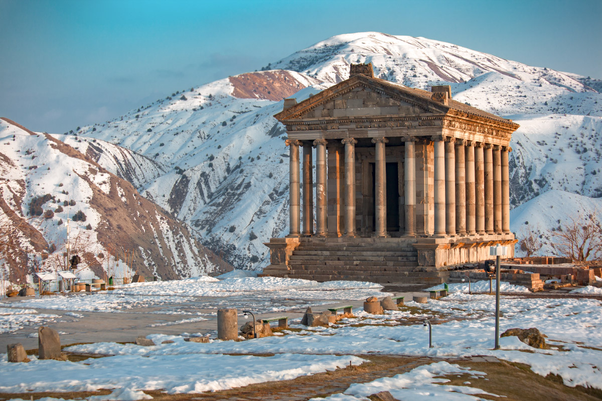 Гарни часто сравнивают с греческим Парфеноном. Фотография: Tiko Aramyan / Shutterstock