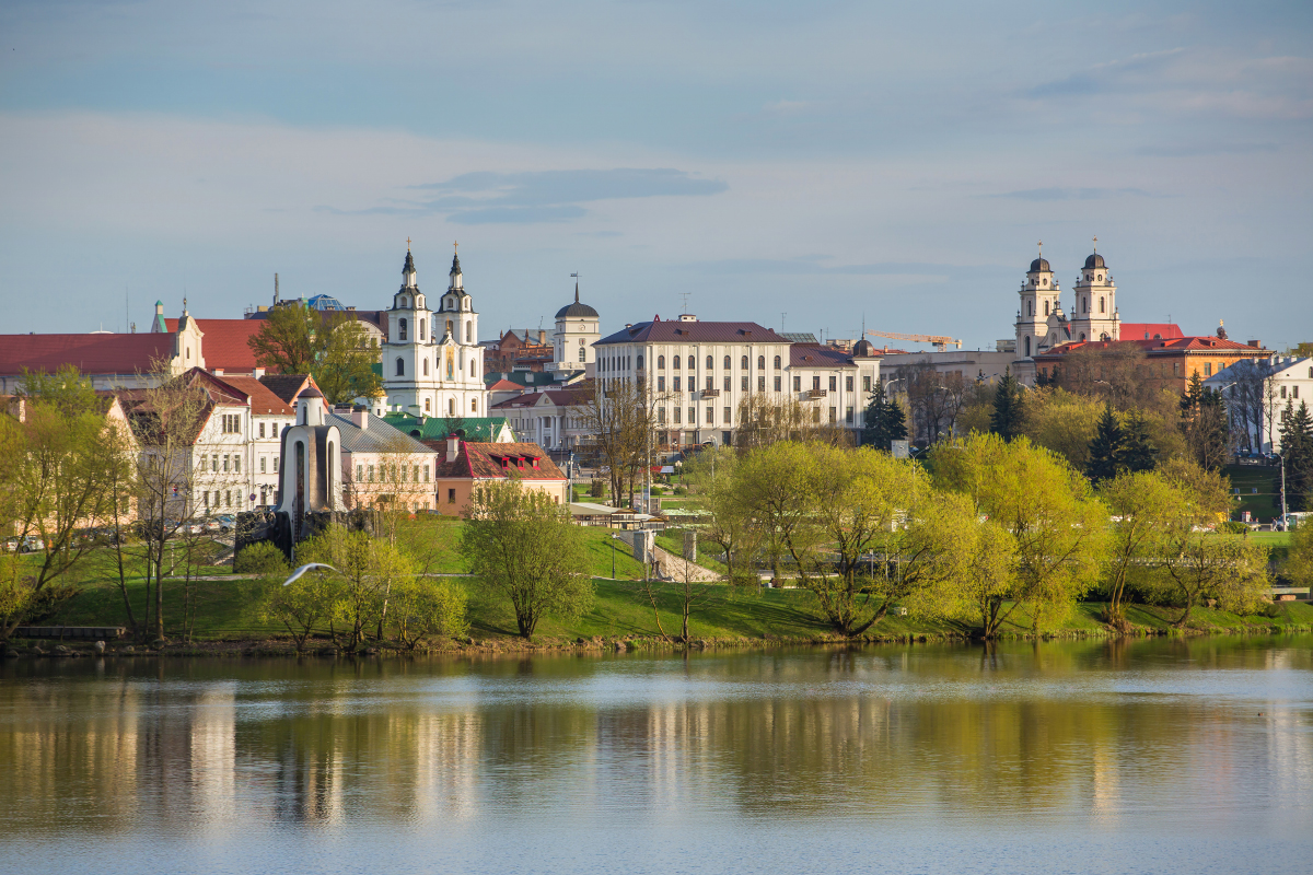 Вид на Верхний город со стороны реки Свислочи. Фотография: Damira / iStock