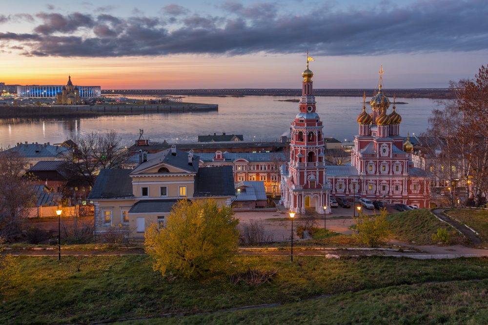 В осенних закатах тоже есть своя магия. Фотография: Ivan_Kuznetsov / Shutterstock / FOTODOM