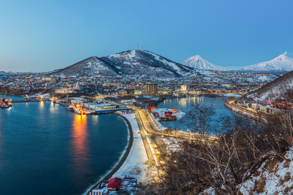 Вид с Никольской сопки на Мишенную. Фотография: Kompac / Shutterstock