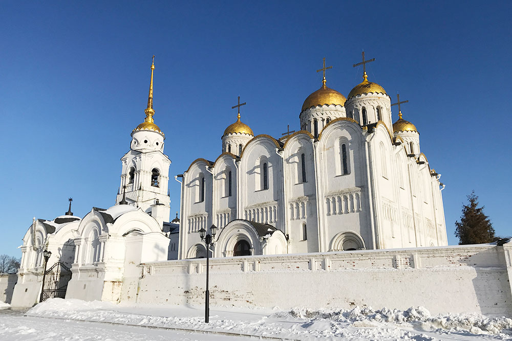 В Успенском соборе венчали на княжение великих владимирских и московских князей, в том числе Александра Невского и Дмитрия Донского