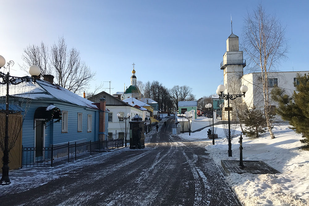 На улице Георгиевской много музеев, сувенирных лавок и сразу три смотровые площадки