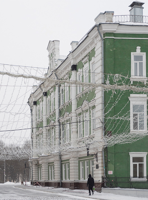 К следующей точке маршрута я шла через Каменный мост — самую короткую в городе улицу с первым каменным мостом. Ее длина — 43 метра