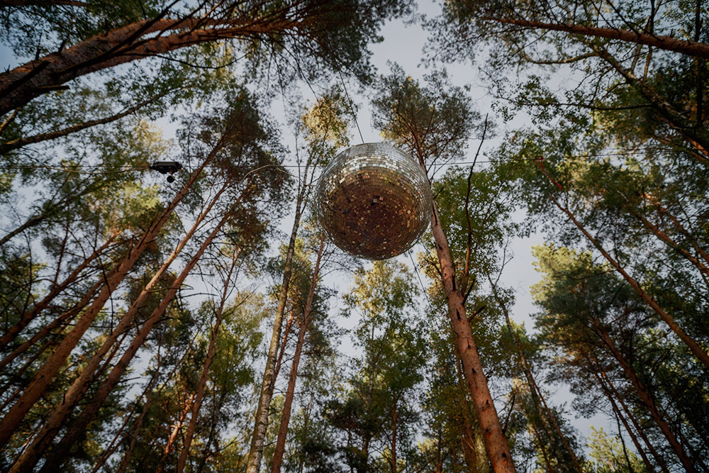 Гости часто говорят, что вся наша территория — сплошная фотозона. Если бы у нас было не привлекательно, фотографии с глэмпингом не набирали бы такой охват. Другие каналы по привлечению клиентов мы не использовали