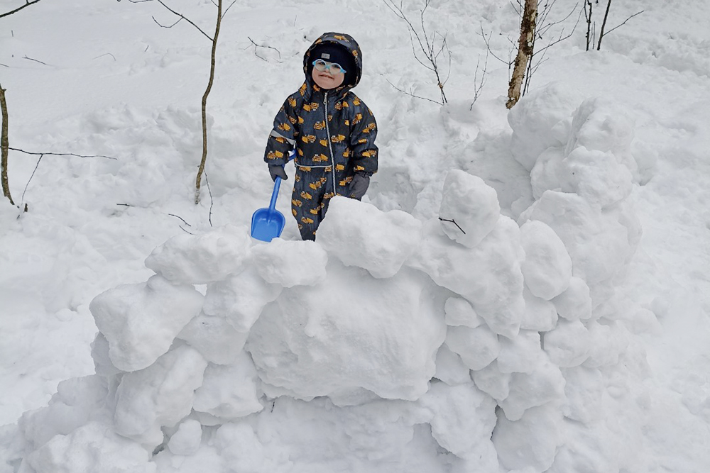 Температура на улице −3 °C: идеально для строительства крепости